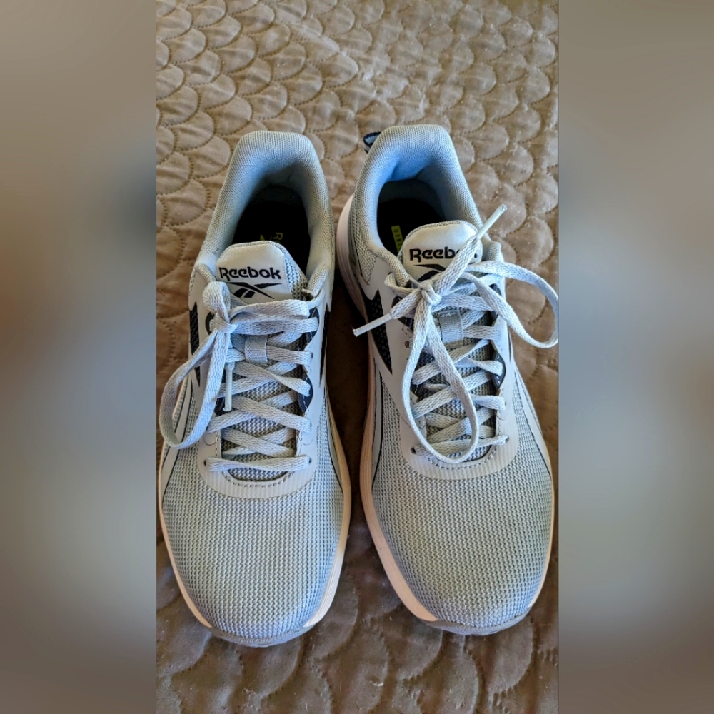 Athletic shoes